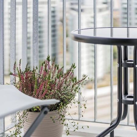 City Sky Studio Mit Balkon Wien Eksteriør billede