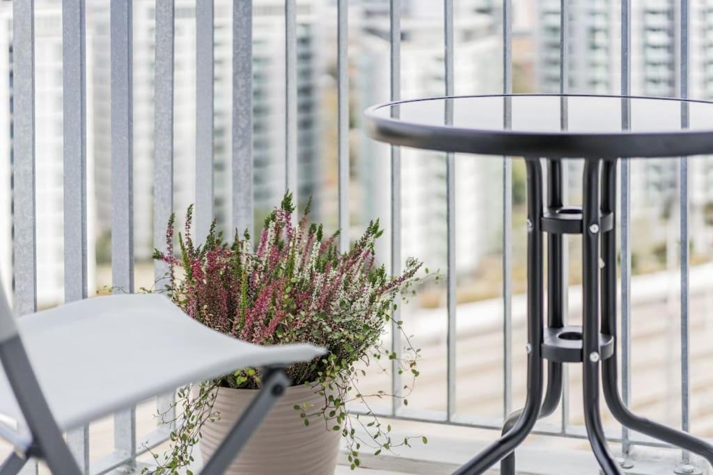 City Sky Studio Mit Balkon Wien Eksteriør billede
